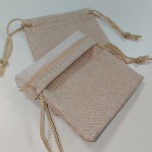 Sacs en <span class=keywords><strong>jute</strong></span> réutilisables personnalisables <span class=keywords><strong>de</strong></span> 10*14 cm, petits sacs <span class=keywords><strong>de</strong></span> courses en <span class=keywords><strong>toile</strong></span> <span class=keywords><strong>de</strong></span> <span class=keywords><strong>jute</strong></span> pour usage domestique - Product Image 3