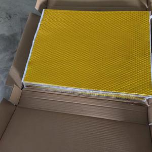 Lámina de Aislamiento Térmico, Amortiguación y Aislamiento Acústico Honeycomb Gold para Automóvil - Product Image 3