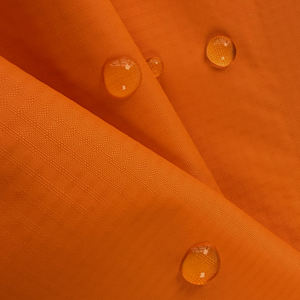 Tissu en taffetas de nylon à double ligne à carreaux orange vermillon avec revêtement en membrane PU spéciale pour veste <span class=keywords><strong>longue</strong></span> en duvet de canard pour femme - Product Image 3