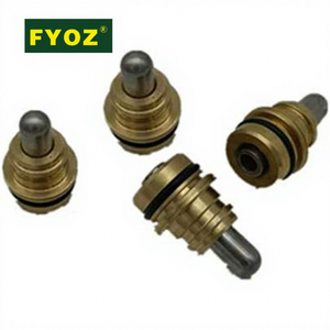 4 قطع من ذراع التحكم في عصا التوجيه مع مجموعة صمامات الدفع للحفارات EC240 من ماركة FYOZ مع ضمان لمدة سنة واحدة - Product Image 1