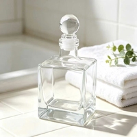 Bouteille en verre carrée transparente en gros 200/375/500ml pour spiritueux, parfums et boissons avec bouchon, gravure et logo personnalisé