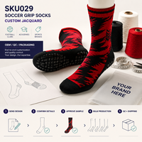 Chaussettes de football en jacquard pour la vente au détail, avec emballage personnalisé, pour la fourniture aux détaillants sportifs.