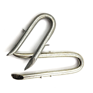 Clous barbelés en U en acier au carbone galvanisé pour la fixation de clôtures, de grillages et de gazon - Product Image 1