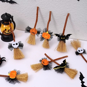 Mini Escoba de Bruja para Decoración de Halloween, Accesorios de 15 cm - Product Image 1