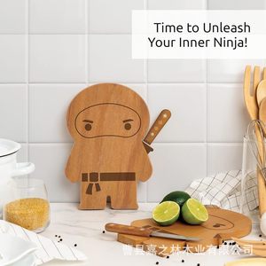 Tabla de cortar OTOTO Ninja con cuchillo, diseño de dibujos animados en madera para uso en la cocina - Product Image 4