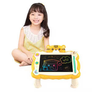 Tablero de dibujo y escritura de plástico tres en uno de 10 pulgadas, juguetes educativos, mesa de pintura con música y efectos de luz LCD - Product Image 3