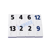 Rummikub Logo gravé au laser rose vif Personnalisez l'ensemble de jeux de rami à trois couches inclus Racks et boîte