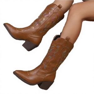 Botas Retro Occidentales de Tacón Medio 2025, Punta Puntiaguda, Altura al Tobillo, Patrón Bordado, Tacón Grueso, Clásicas, Formales, Otoño Invierno - Product Image 2