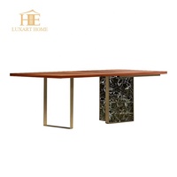 Bureau de direction moderne de luxe avec design pliable, structure en acier inoxydable et plateau en bois pour la maison et le bureau
