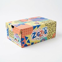 Boîte à chaussures rigide avec logo en relief personnalisé et estampage à chaud doré pour emballages de chaussures de luxe, boîtes d'emballage pour marques de baskets
