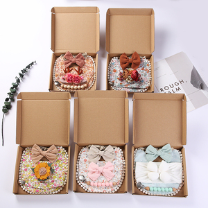 Lot de 4 bavoirs en lin et coton pour bébé, bandeau élastique à nœud, attaches-sucettes, accessoires pour bébés filles, coffret cadeau - Product Image 2
