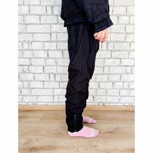 ชุดติดตามกีฬาลำลองสีดำสำหรับทุกเพศเสื้อกันลมผ้าฝ้าย100% ระบายอากาศเป็นมิตรกับสิ่งแวดล้อม - Product Image 1