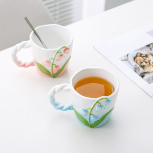 Bella tazza di ceramica gigli squisita ed elegante dello smalto <span class=keywords><strong>della</strong></span> tazza di acqua per <span class=keywords><strong>il</strong></span> regalo di affari del tè e del <span class=keywords><strong>caffè</strong></span> - Product Image 3