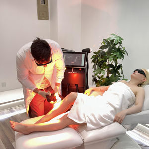 جهاز إزالة الشعر بليزر ديود ثنائي الصف المزدوج الجديد 3 أطوال موجية من التيتانيوم من التيتانيوم من نوع 108 نانومتر - Product Image 1