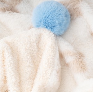 Couverture réversible en fausse fourrure de lapin, impression 3D en relief, double couche, douce et luxueuse, avec bordure à pompons, pour la maison ou comme cadeau – Fournisseur OEM/ODM - Product Image 3