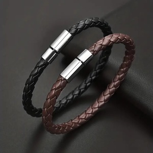 Bracelet en cuir tressé marron foncé avec fermeture magnétique en alliage de cuivre pour hommes et femmes, design simple et tendance, collection Printemps 2024, origine Yiwu - Product Image 1