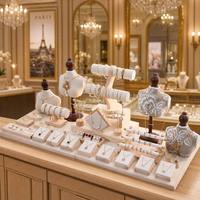 Plateaux à bijoux JUNSEN PARIS, 4 présentoirs en tissu, supports en bois, barres cylindriques blanches, plus de 20 pièces, impression personnalisée, fabriqué au Guangdong