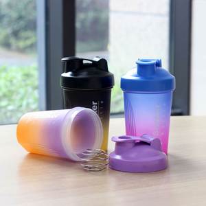 Vente en gros YL YL-8156 400ML Gobelet shaker sport en plastique pour fitness et gym, anti-fuite, compatible lave-vaisselle, avec couvercle, pour milk-shake et protéines en poudre, direct - Product Image 2
