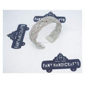 Bracelet en laiton gravé à la main avec motif floral, collection Zodiaque, octobre 2026 - Product Image 4