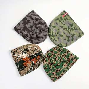 Bonnet tricoté en jacquard camouflage feuilles, style urbain, en acrylique, sur commande personnalisée - Product Image 1