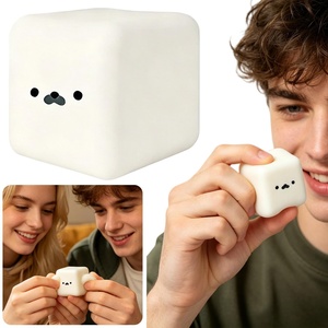 Nouveau produit : Jouet anti-stress en forme de boulette à presser pour adultes, pour le bureau, à récupération lente, en caoutchouc souple, avec logo personnalisé - Product Image 4