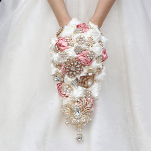 <span class=keywords><strong>Bouquet</strong></span> <span class=keywords><strong>de</strong></span> <span class=keywords><strong>mariée</strong></span> IFG, cascade <span class=keywords><strong>de</strong></span> fleurs <span class=keywords><strong>de</strong></span> <span class=keywords><strong>mariée</strong></span>, ruban crème, rose <span class=keywords><strong>avec</strong></span> cristal - Product Image 4