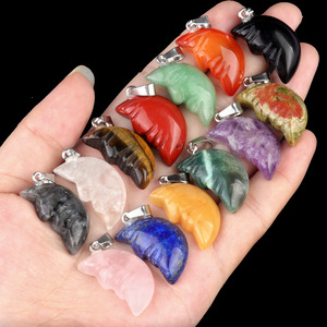 Pendentif en Agate Naturelle en Forme de Lune HZ, Collier Bijou Style Feng Shui pour le Thème Amour et Fleurs, Accessoire d'Halloween - Product Image 1