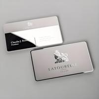 Carte de visite personnalisée de luxe en métal inoxydable NFC/RFID pour les événements professionnels et VIP, incluant les paiements hôteliers et l'accès au parking
