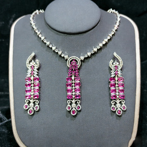 Set <span class=keywords><strong>di</strong></span> Collana e Orecchini ZX <span class=keywords><strong>di</strong></span> Alta Gamma in Rame Placcato Oro Puro con Zirconi Colorati, Gioielli <span class=keywords><strong>di</strong></span> Lusso per Spose, Cene e Feste, Stile Vintage Femminile - Product Image 1
