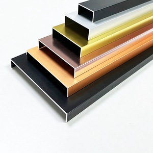 Facile à installer Bande décorative de garniture murale de fond de ligne de <span class=keywords><strong>plafond</strong></span> à fente en forme de U en aluminium Bande de fermeture en carton en forme de U - Product Image 4