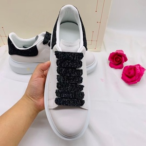 Zapatillas deportivas de diseñador para hombre, unisex, MC Sneakers Mqqueen, transpirables, con cordones, de lujo, estilo casual, de cuero, con suela gruesa. - Product Image 5