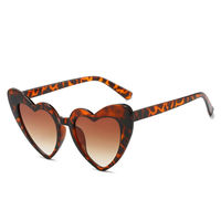 Dames en gros classique lunettes de soleil mode chaude coeur lunettes de soleil UV400 lentilles rose bleu PC cadre mignon fête nuances pour les femmes