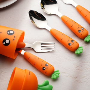 Lindo juego de cucharas de frutas para niños con inserto de zanahoria Acero inoxidable 304 18/8 Desechable para fiestas - Product Image 5