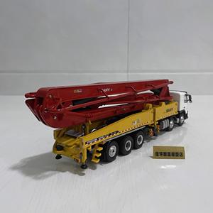 Modelo de Camión Bomba de 62 Metros de SANY Heavy Industry a Escala 1:50, Modelo de Camión Volvo de Aleación, Maquinaria de Ingeniería - Product Image 1