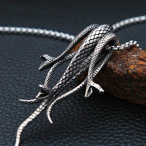Collar con colgante de serpiente de tres cabezas de acero inoxidable yunnique, joyería del zodiaco animal para hombre, cadena de perlas de 60cm, accesorio de moda - Product Image 3