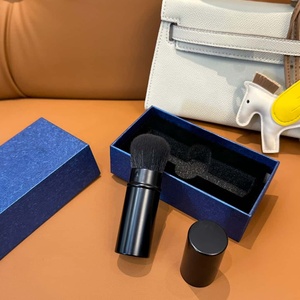 factory wholesale of popular mushroom-shaped makeup <b>brushes</b> fit precisely, apply evenly, and are comfortable to use. - Product Image 5