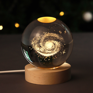 Sfera di Cristallo 3D Incisa al Laser Ispirata alla Galassia con Luce Notturna per Decorazione Casa e Ufficio, Natale e Compleanni - Product Image 5