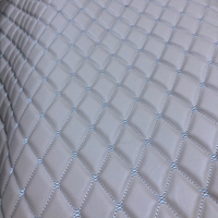Conception de couture de diamant en cuir de broderie de PVC pour la couverture de siège de voiture/tapis de voiture avec de diverses conceptions