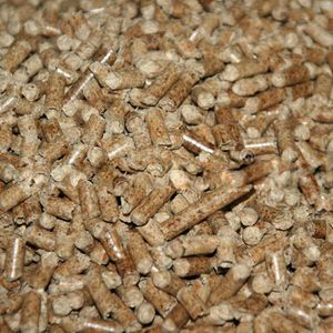 Pellets de Madera de Pino Multiusos para Calefacción Residencial y Comercial, Alto Rendimiento, Bajo Contenido de Cenizas, para Calderas y Estufas, Biocombustible - Product Image 3