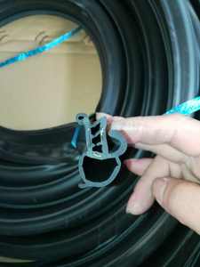 <span class=keywords><strong>แผ่น</strong></span><span class=keywords><strong>ยาง</strong></span> <span class=keywords><strong>EPDM</strong></span> ประเภทผลิตภัณฑ์สำหรับซันรูฟซีลกันรั่วและป้องกันเสียงรบกวน - Product Image 5