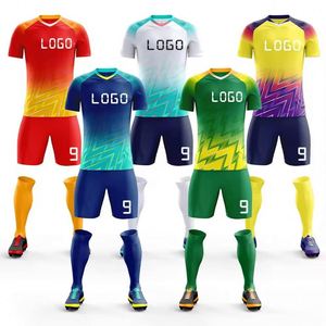 เสื้อฟุตบอลขายส่งสำหรับผู้ใหญ่ เสื้อฟุตบอลสั่งทำชื่อและโลโก้ ระบายอากาศได้ดี คอวี แขนสั้น แห้งเร็ว สำหรับทุกเพศ ป้องกันแบคทีเรีย - Product Image 2