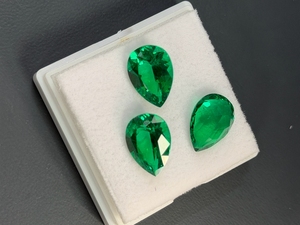 Prix de gros usine – Pierre d'émeraude verte colombienne taille poire pour la fabrication de bijoux - Product Image 1