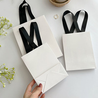 Sac en papier de luxe personnalisé avec votre logo, écologique, recyclé, imprimé sérigraphié, pour vêtements, blanc mat, emballage boutique