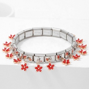 Pulsera de Eslabones con Dijes Italianos de Acero Inoxidable 316L Chapado en Oro, con Cierre de Gancho - Accesorio de Moda Unisex - Product Image 2