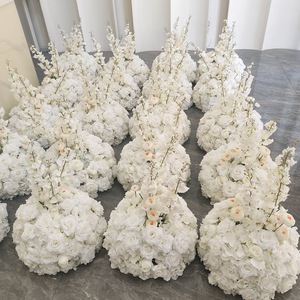 Boule florale en soie de haute qualité, élégante, pour décoration de table de mariage, vitrine et allée. - Product Image 1