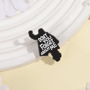 Spilla Dipinta a Cartone Animato 'NON D'OLTRARE DI ME' Accessorio Trendy per Abbigliamento e Borse - Product Image 3