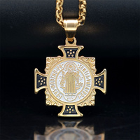 Mode bijoux fins hommes charme plaqué or en acier inoxydable carré croix pendentif