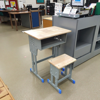 Vente directe d'usine, mobilier scolaire personnalisé pour les écoles primaires et secondaires, ensemble de bureau et de chaise en bois massif durable avec hauteur réglable