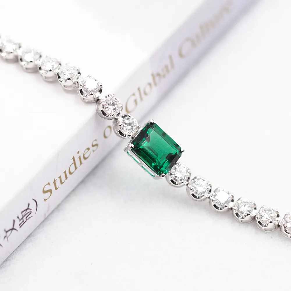 Lab Grown Emerald Moissanite Tennis Bracelet 8X10Mm Ngọc Lục Bảo Zambia Với 4.0Mm VVS Diamond 18K White Gold Bracelet GRC