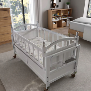 Luxe Babybedje Massief Hout Nieuw-Zeeland Dennenmateriaal Witte Kleur Afwerking Houten Babybedje Met Wielen - Product Image 6